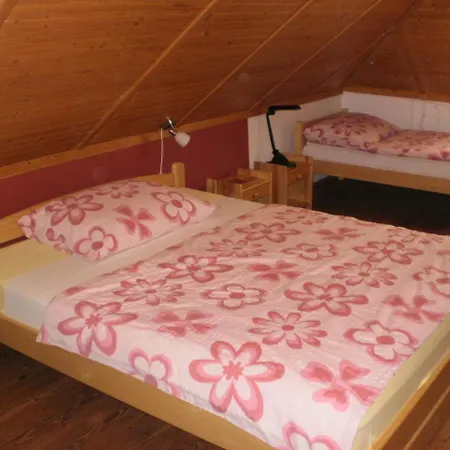 Privat Buk 100 Apartment Jindrichuv Hradec
